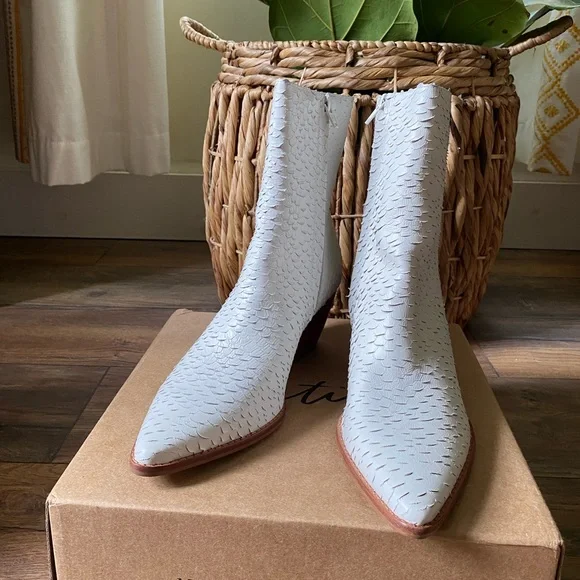Matisse Caty White Leather Snakeskin Western Boot - Picture 2 of 4